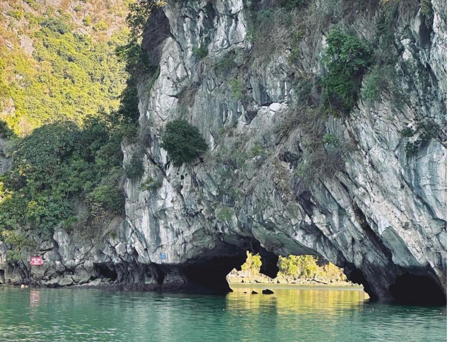 Halong Luxury Cruise Hotel Ha Long Exterior photo