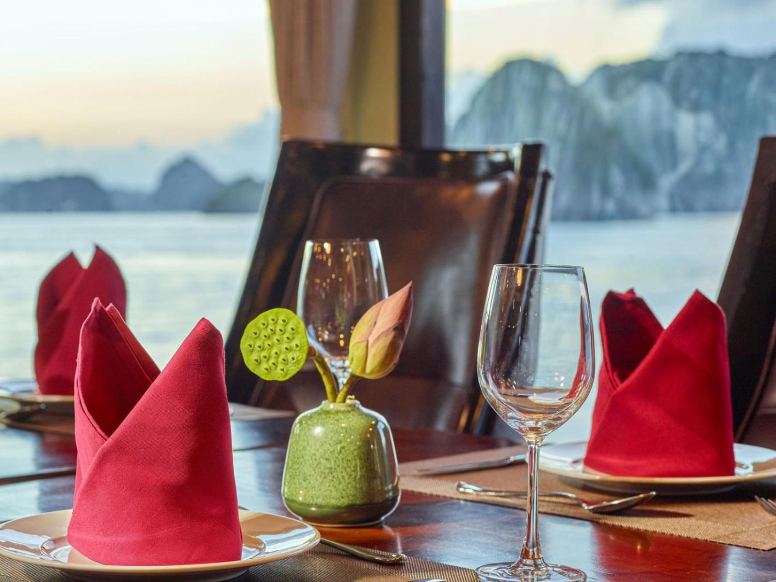 Halong Luxury Cruise Hotel Ha Long Exterior photo
